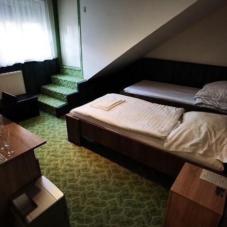 KOMPLEX -Rendezvénytermek-Panzió-Apartman-Irodák- Mateszalka Kültér fotó