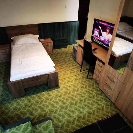 KOMPLEX -Rendezvénytermek-Panzió-Apartman-Irodák- Mateszalka Kültér fotó