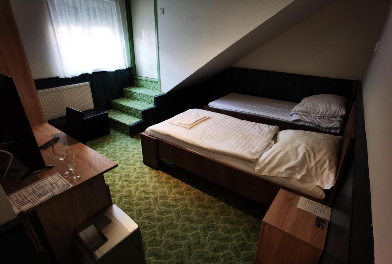KOMPLEX -Rendezvénytermek-Panzió-Apartman-Irodák- Mateszalka Kültér fotó