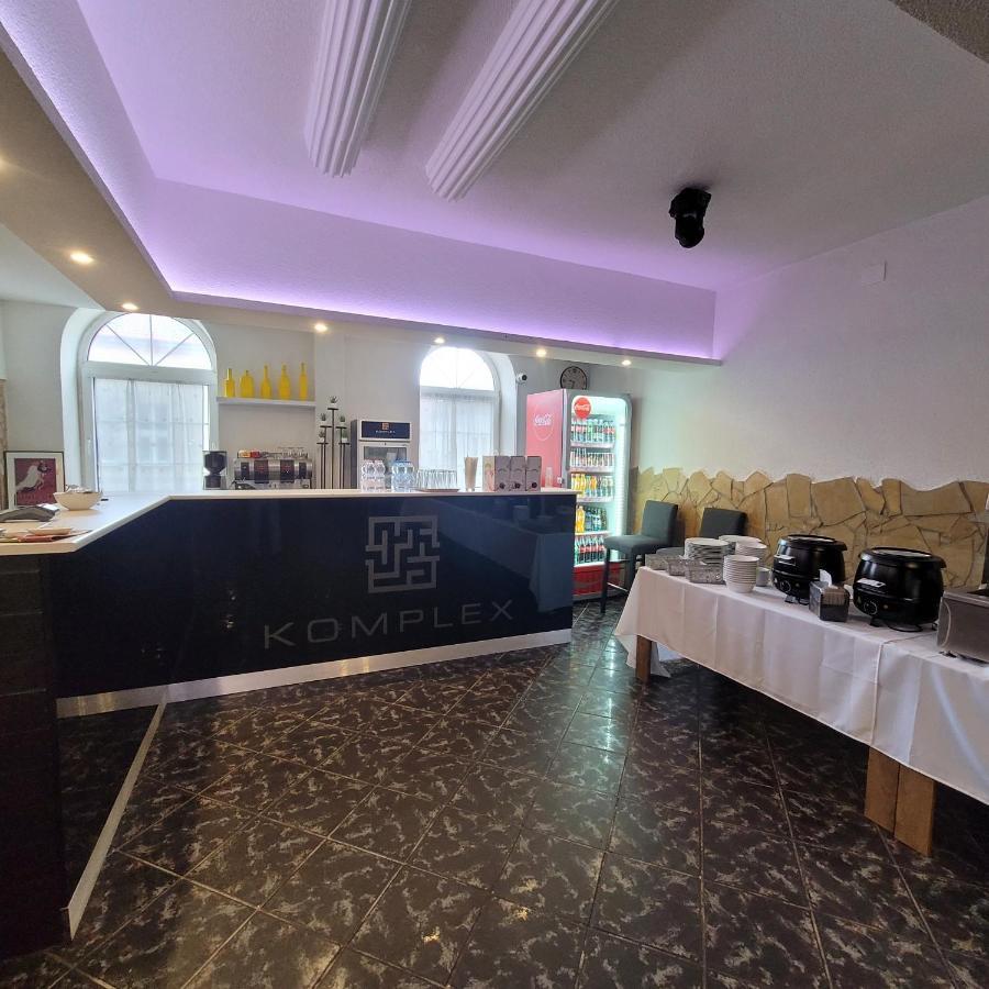 KOMPLEX -Rendezvénytermek-Panzió-Apartman-Irodák- Mateszalka Kültér fotó
